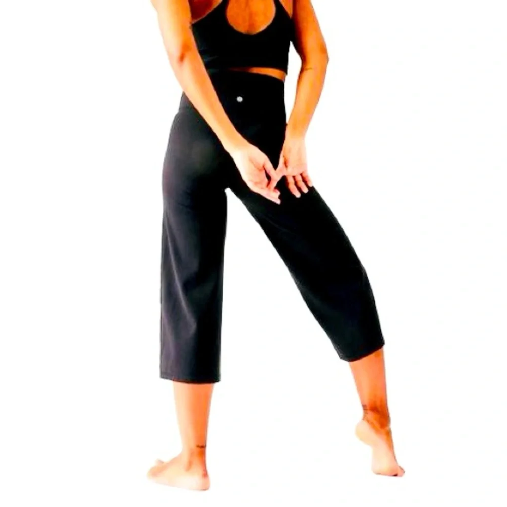 🌸Athleta Elation Wide Crop Work-out Pant, Size Large Petite, Black (NWT) - Picture 3 of 7